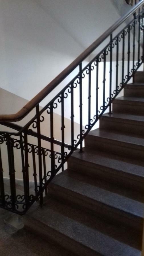 Przytulny Apartament Przy Barbakanie Варшава Екстер'єр фото